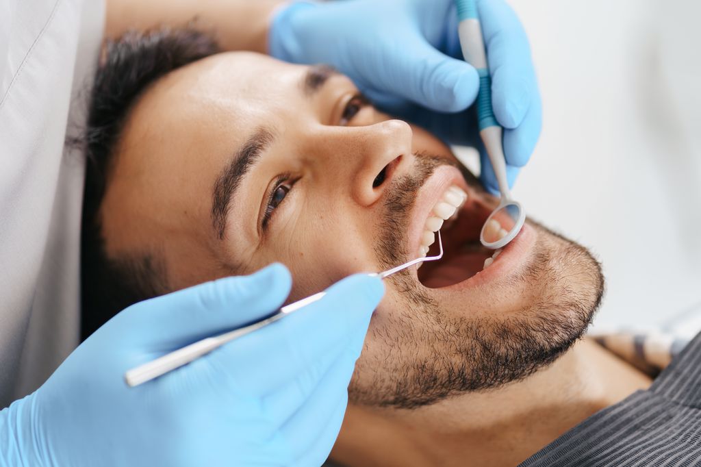 טיפול שיניים אצל רופא שיניים