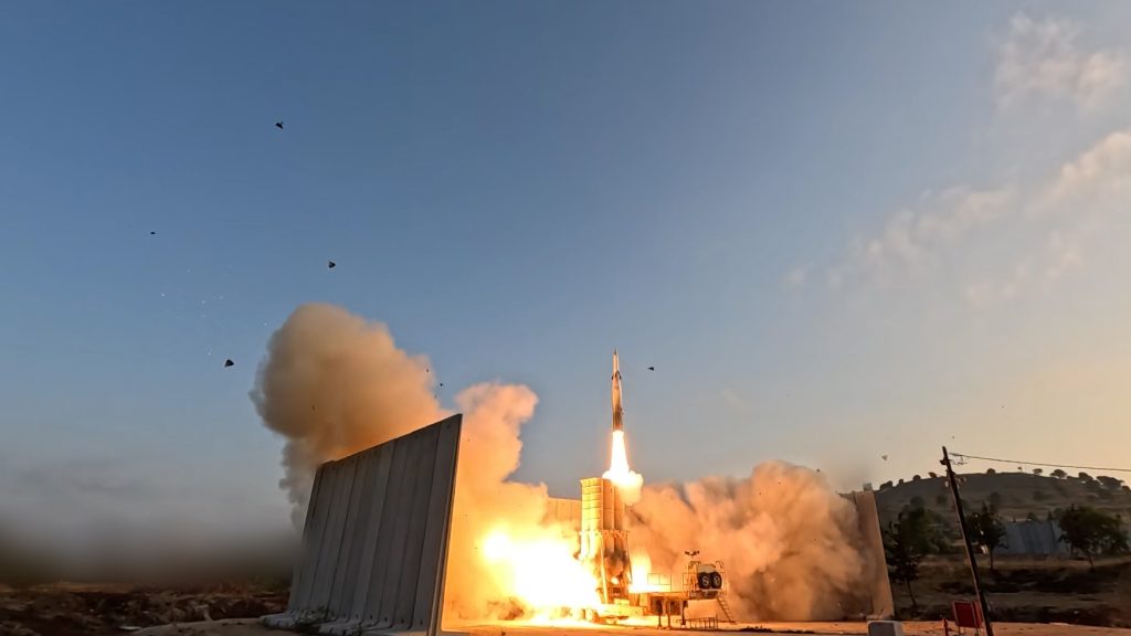 שיגור מיירט קלע דוד