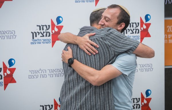 חייו של אריאל, אב ל-6, ניצלו בזכות קהילות בתי הכנסת בגבעת שמואל – עכשיו הוא סגר מעגל