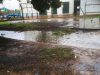 צפו | שלוליות ענק, בוץ וחניונים מוצפים: גבעת שמואל מתמודדת עם הגשם