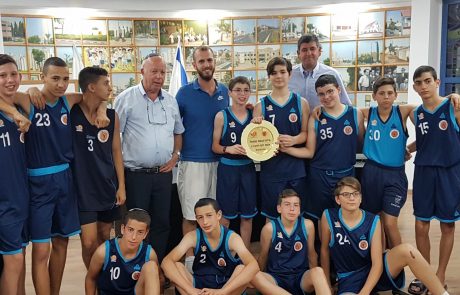 יש אליפות! | נבחרות הכדורסל של גבעת שמואל זכו במקום הראשון באליפות מחוז דן ומחוז פ”ת